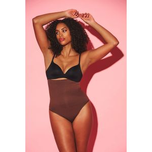 NIKKIE - Medium Corrigerende High Waist String - Bruin