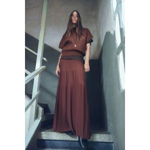 MANGO - Gebreide Trui - Chocoladebruin - Vleermuismouwen - Opstaande Kraag