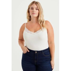 WE Fashion Curve singlet met kant offwhite