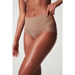 SPANX Undie-tectable licht corrigerende Lace Hi-Hipster donkerbeige