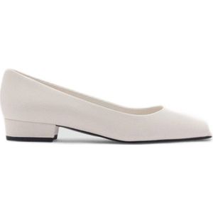 Mango ballerina's wit