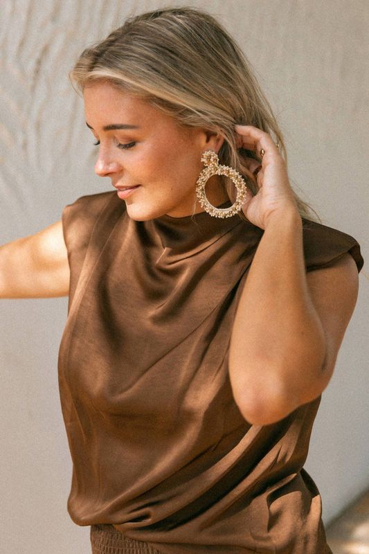 Bolina Island x Florine Hofstee satijnen top donkerbruin met glitter