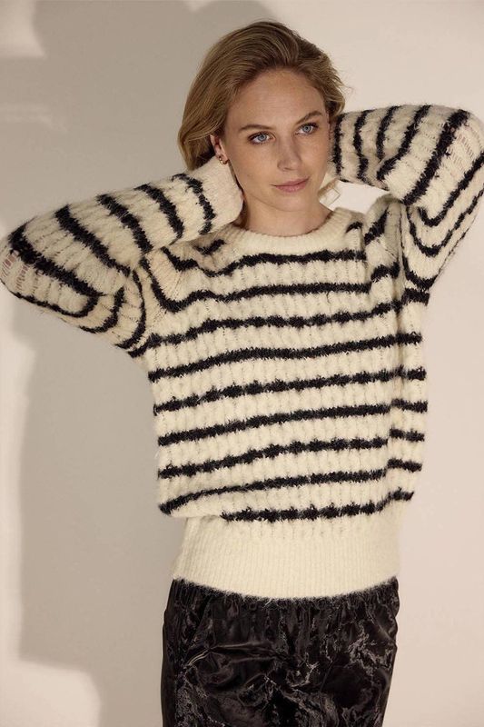 Tramontana - Jumper Cable Stitch - Ecru - Gebreide Trui