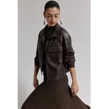 Jack in leerlook met opstaande kraag