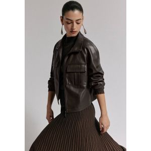 Jack in leerlook met opstaande kraag