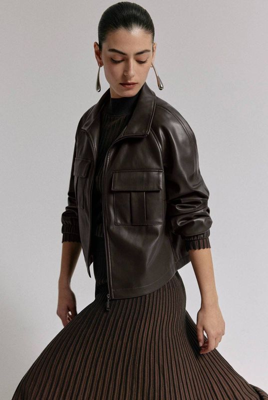 Jack in leerlook met opstaande kraag