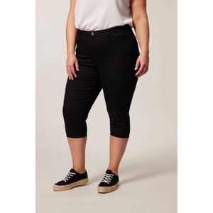 Miss Etam Plus slim fit capri jeans Elise black