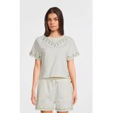 Like Flo Young casual short wit
