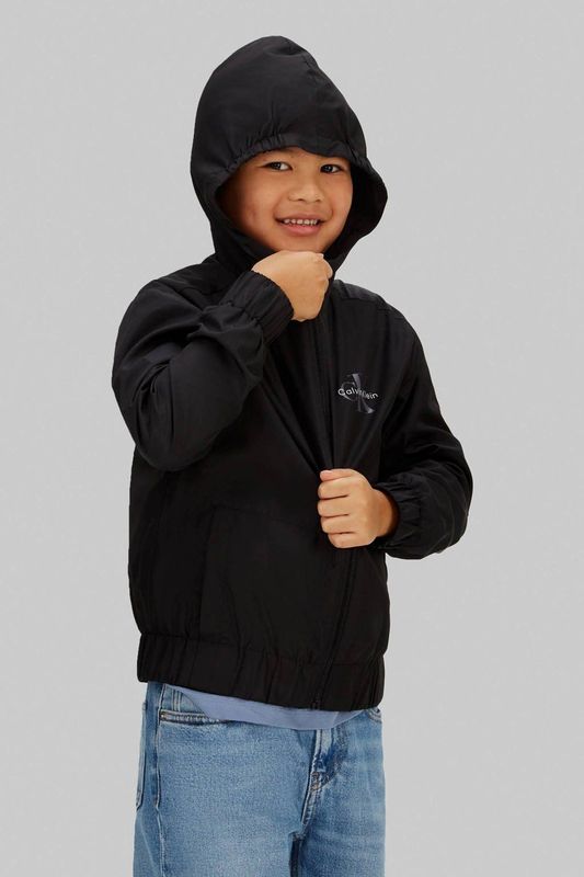 Calvin Klein MONOLOGO ESSENTIAL JAS IB0IB02639 Windjack voor jongens, ZWART (Ck Black), 4 jaar, ZWART (Ck Zwart), 4 jaar