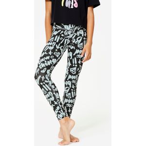 Meisjeslegging voor moderne dans hoge taille