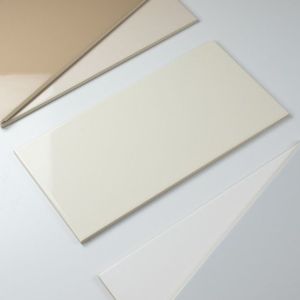 Wandtegel 20x40 glans licht beige WAAMB007