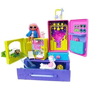 Barbie Extra reisset met 2 puppyfiguren en exclusieve pop, zwembad, glijbaan, feestzaal en accessoires, kinderspeelgoed, vanaf 3 jaar, HDY91