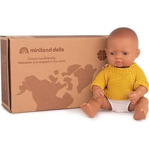 Miniland Dolls cadeauset: Latijns-Amerikaanse babypop 32 cm plus zeeset, meerkleurig, 31217