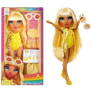 Rainbow High Swim & Style - Sunny (geel) – 28 cm grote pop met glinsterende pareo om op meer dan 10 manieren te dragen – badpak, sandalen, accessoires – speelgoed voor kinderen – ideaal voor 4-12 jaar