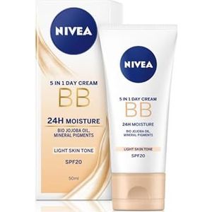 NIVEA 5-in-1 BB hydraterende dagcrème SPF 15 24 uur voor een lichte huid, gezichtscrème met biologische jojoba-olie en make-uppigmenten