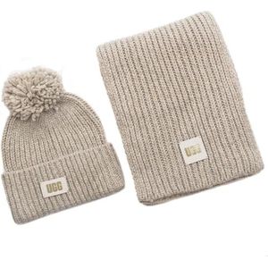 UGG Dames Knit Beanie W Pom en Sjaal, Lichtgrijs