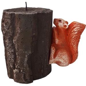 Houten kaars met oranje eekhoorn 13x10 cm