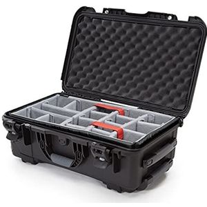 Nanuk 935 Waterdichte harde koffer met wielen en gevoerde scheidingswand, zwart