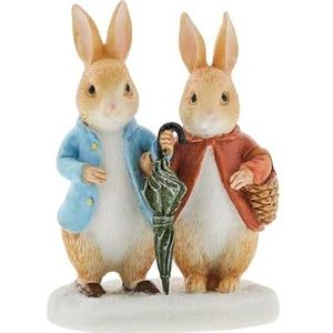 Beatrix Potter Figuur Peter Haas en Flopsy in de winter A30500