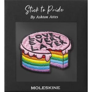 Moleskine Sticker voor notitieboek of agenda, gepersonaliseerde patch Pride Cake, Love Every Layer ontworpen door kunstenaar Ashton Attzs, afmeting 5 x 5 cm