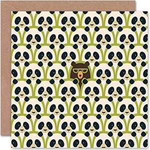 Verjaardagskaart met verborgen panda-motief en onbedrukte envelop
