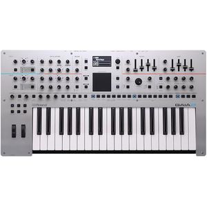 GAIA 2 Roland synthesizer met geavanceerde geluidsmogelijkheden, hybride geluidsgenerator combineert synthesen via golftafel en virtuele analoog, geïntegreerde Motional Pad