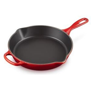 Le Creuset Signature 20187260600422 Diepe braadpan van geëmailleerd gietijzer met steungreep en twee schenktuiten, 26 cm, 2 liter, kersenrood