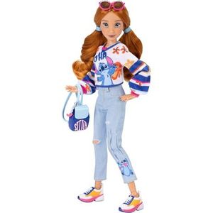 Disney ILY 4EVER - Stitch-geïnspireerde roodharige pop - 30 cm - 13 gewrichten - 2 complete outfits om te mengen en te matchen - Inclusief accessoires + 1 glinsterende Mickey Mouse-ring - Vanaf 6 jaar