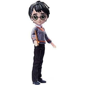 Pop, 20 cm, Harry Potter Wizarding World - pop, 20 cm, met toverstaf en Hogwarts outfit, om te verzamelen - 6061836 - speelgoed voor kinderen vanaf 5 jaar