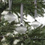 Ginger Ray Set van 3 kerstballen van geribbeld glas om op te hangen met zilveren lint