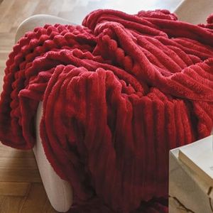 Comart, Jacquard-deken, zachte fleecedeken, wikkeldeken, warm, warm, winter- en herfstslaap, maat XL, voor tweepersoonsbed, bank, fauteuil, machinewasbaar, rood, 200 x 220 cm