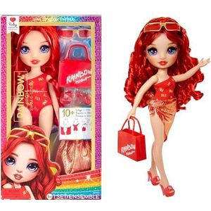 Rainbow High Swim & Style - Ruby (rood) – 28 cm grote pop met glinsterende pareo om op meer dan 10 manieren te dragen – badpak, sandalen, accessoires – speelgoed voor kinderen – ideaal voor 4-12 jaar