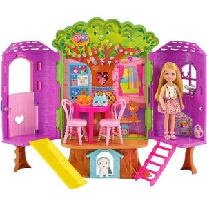 Barbie Boomhut set met Chelsea pop en puppy, poppenhuis met meubels en glijbaan en meer dan 10 accessoires, speelgoed voor kinderen, vanaf 3 jaar, HPL70