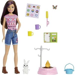 Barbie - It Takes Two – Vive Le Camping Box – Skipper pop (25 cm), konijn, vuurschaal, stickers en campingaccessoires – cadeau vanaf 3 jaar, HDF71