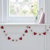 Ginger Ray Hangslinger van vilt met hart en kralen voor Valentijnsdag, 1,5 m