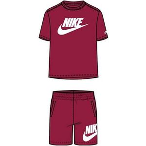 Nike Club T-shirt en shorts set