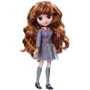 Pop, 20 cm, Hermione Granger Wizarding World - pop met scharnier, Hermelien Granger, 20 cm, met toverstaf en Hogwarts uniform - 6061835 - speelgoed voor kinderen vanaf 5 jaar