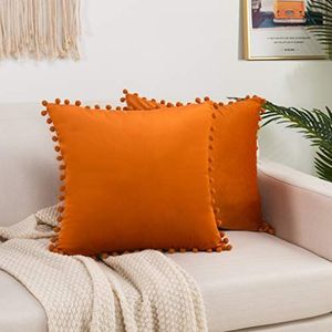 Elegant Comfort POMS Set van 2 vierkante decoratieve kussenhoezen van zacht fluweel in effen kleur met franjes voor slaapbank en woonkamer, 45,7 x 45,7 cm, oranje