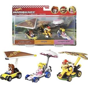 Hot Wheels Mario Kart, set met 3 personages, kleine auto's met Super Mario-figuren om te verzamelen, vanaf 3 jaar, HDB39