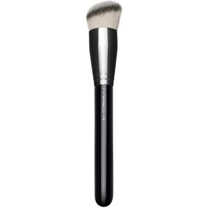 MAC 170 Synthetic Rounded Slant Brush Foundationpenselen 1 stuk