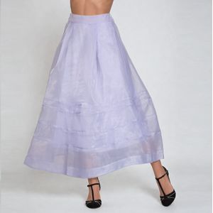 Gelaagde gestikte plooien uitlopende rok