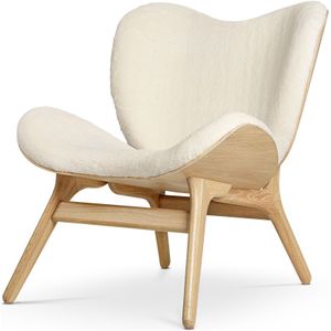 Umage A conversation piece naturel houten fauteuil teddy white