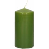 1x Olijfgroene cilinderkaarsen/stompkaarsen 5 x 10 cm 23 branduren - Geurloze kaarsen olijf groen - Woondecoraties