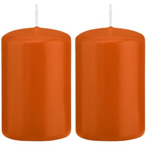 2x Oranje cilinderkaarsen/stompkaarsen 5 x 8 cm 18 branduren - Geurloze kaarsen oranje - Woondecoraties