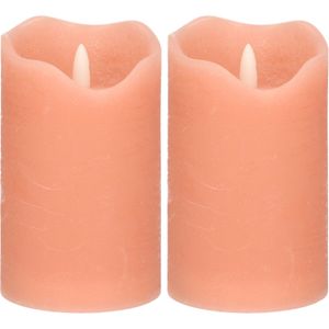 LED kaars/stompkaars - 2x - roze - D7,5 x H12,5 cm - timer - 3D vlam - LED kaarsen