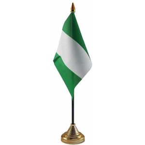 Polyester Nigeriaanse vlag voor op bureau 10 x 15 cm - Vlaggen