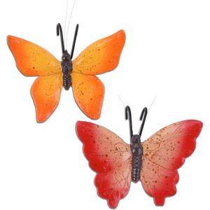 Tuindecoratie bloempothangers vlinder - set 2x - rood/oranje - kunststeen - 13 x 10 cm - Tuinbeelden