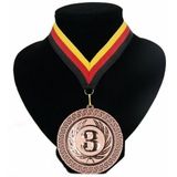Medaille nr. 3 halslint rood geel zwart - Fopartikelen
