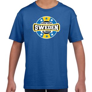 Have fear Sweden is here / Zweden supporter t-shirt blauw voor kids - Feestshirts