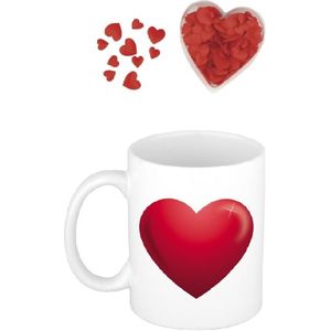 Valentijnsdag cadeau set koffie mok/beker Love hartje met deco strooi hartjes - Rozenblaadjes / strooihartjes